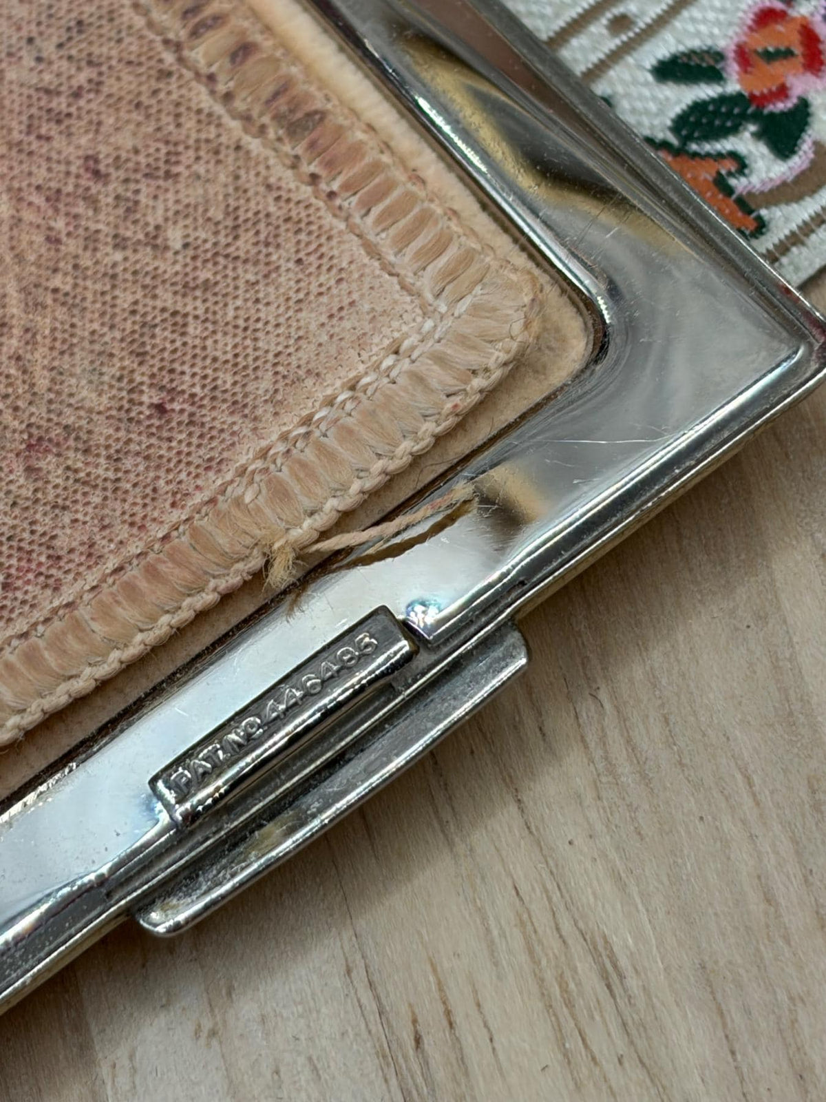 Vintage Rare Stratton Wedge Powder Compact Peach Enamel Stone-Set Clasp Motif 1930s