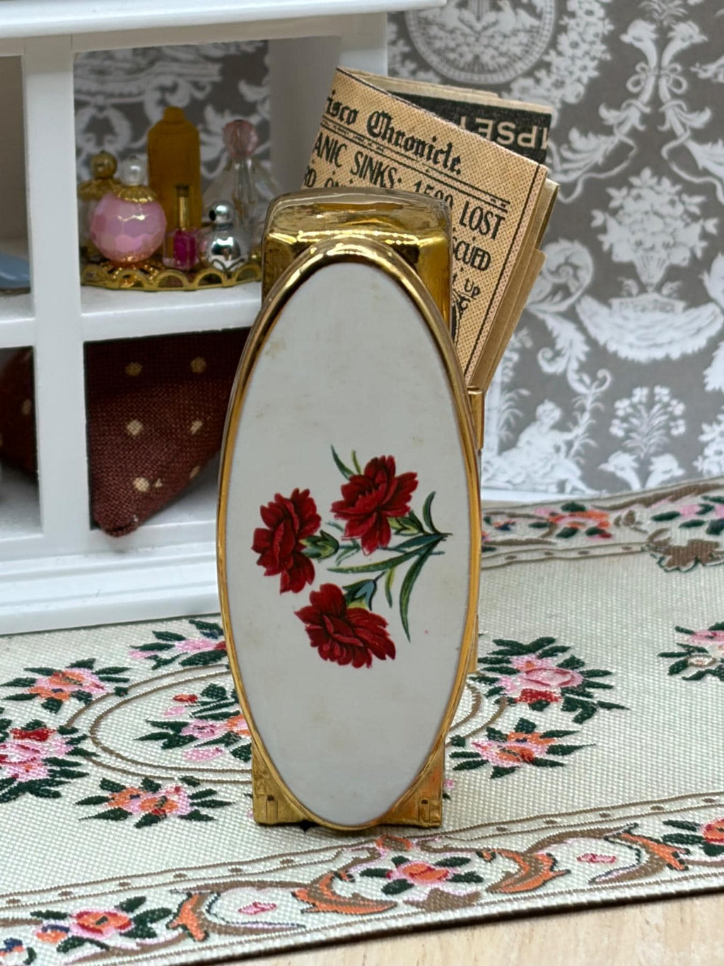 Vintage Stratton Lip View Lipstick Holder with Mirror, White Floral Panel, 1950s
