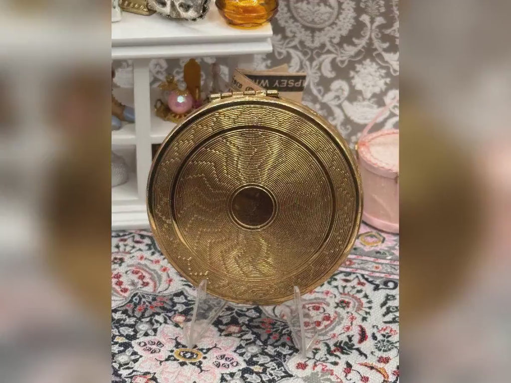 Vintage Kigu Gold Tone Powder Compact – 1950s Engine Turned Design, Made England