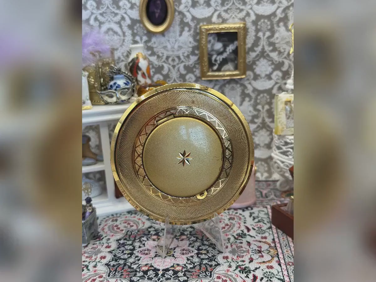 Vintage Kigu Minerva Locket Powder Compact - Rare Find with Original Appearance and Clean Interior