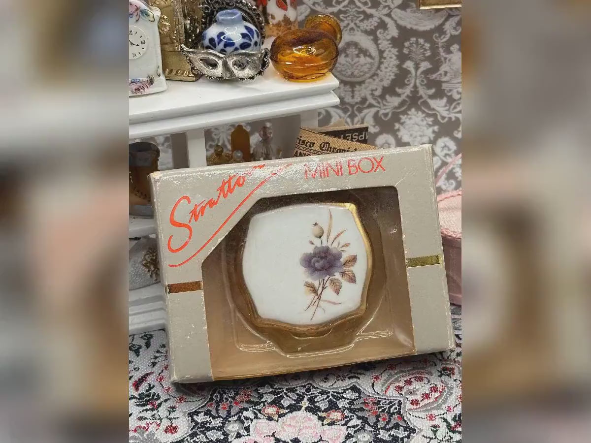 Vintage Stratton Mini Pill Box – Floral Ceramic Lid – Gold Tone – With Original Box