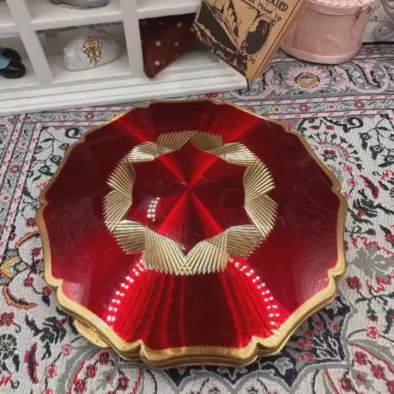 Vintage Stratton Powder Compact – Red Sunburst Enamel Star Design – Gold Tone Scalloped Compact 8.5cm