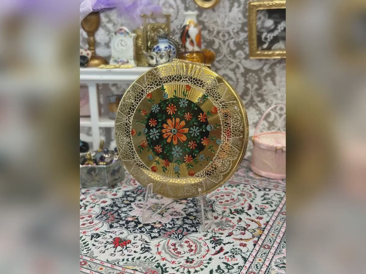 Vintage Kigu of London Powder Compact | Lace & Floral Enamel Design | 7.5cm | Made in England