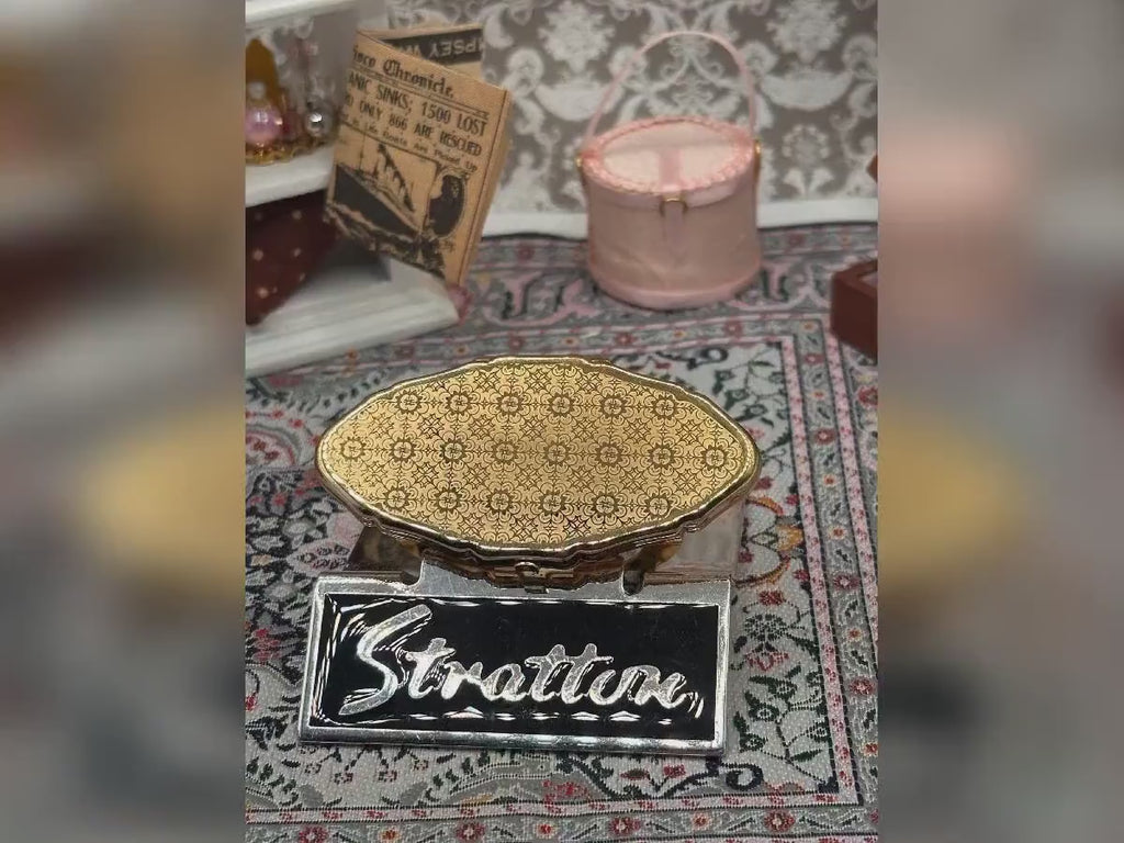 Vintage Stratton Lipview Compact Gold Tone Engine Turned, Mid Century Convertible Compact with mirror