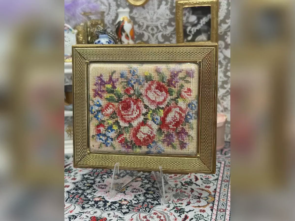 Vintage Gwenda Retangle Powder Compact – 1950s Floral Tapestry, Original Pouch & Box