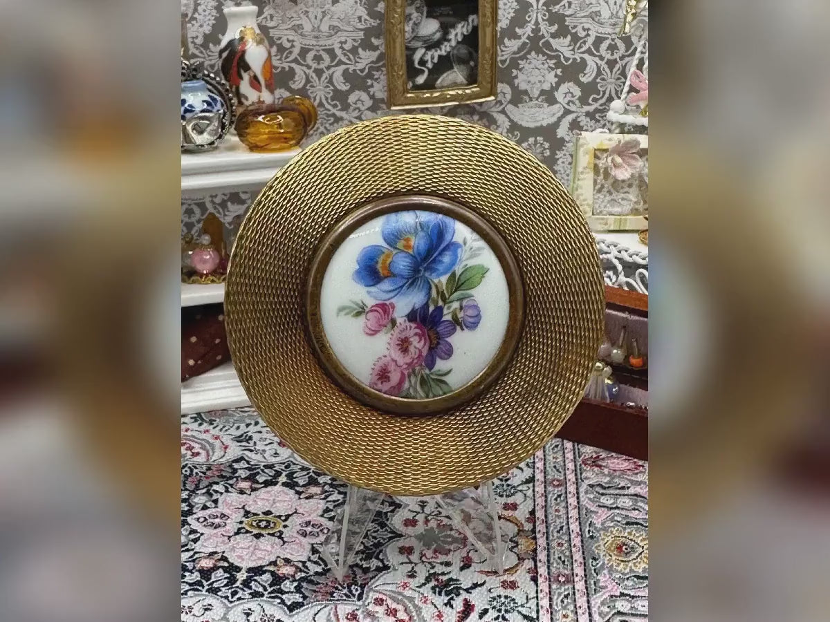 Vintage Mascot Powder Compact with Limoges Porcelain Plaque – 8cm, Gold-Tone, 1950s–60s