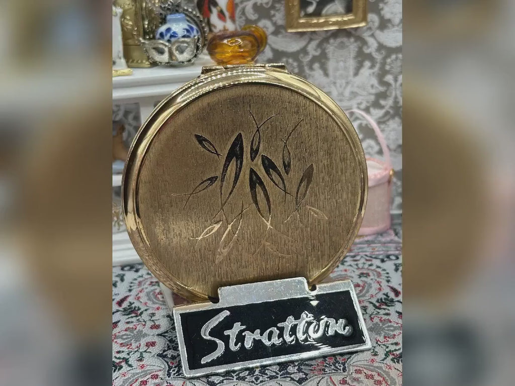 Vintage Stratton Gold Leaf Powder Compact – Classic Design