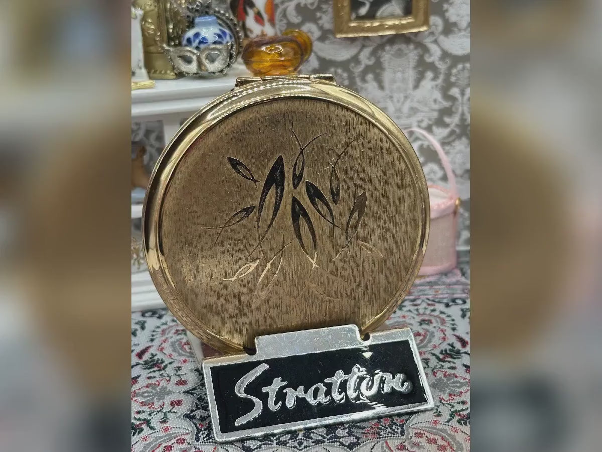 Vintage Stratton Gold Leaf Powder Compact – Classic Design
