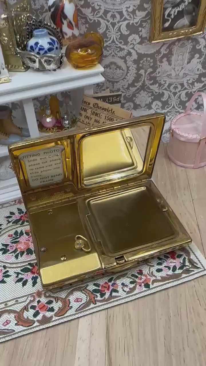 Vintage Melissa Mother of Pearl Musical Compact – Photo Frame & Powder Compact