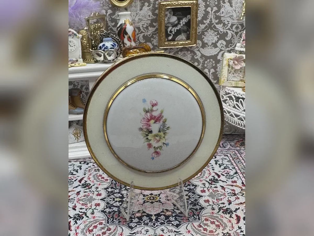 Mascot powder compact cream enamel porcelain flower insert 1950s gold tone vintage accessory